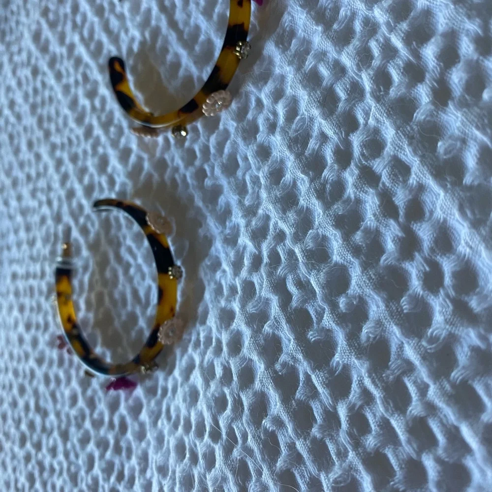 J.Crew Flowered Tortoise Shell Hoops - Picture 3 of 3